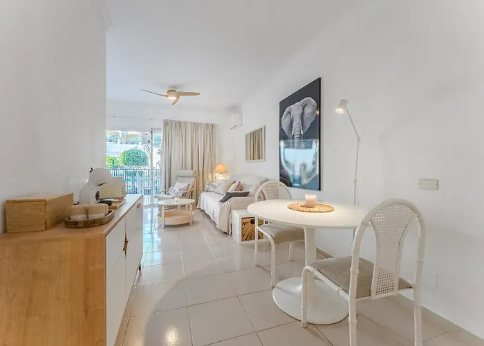 Pool View Golf Park Tenerife 公寓 *